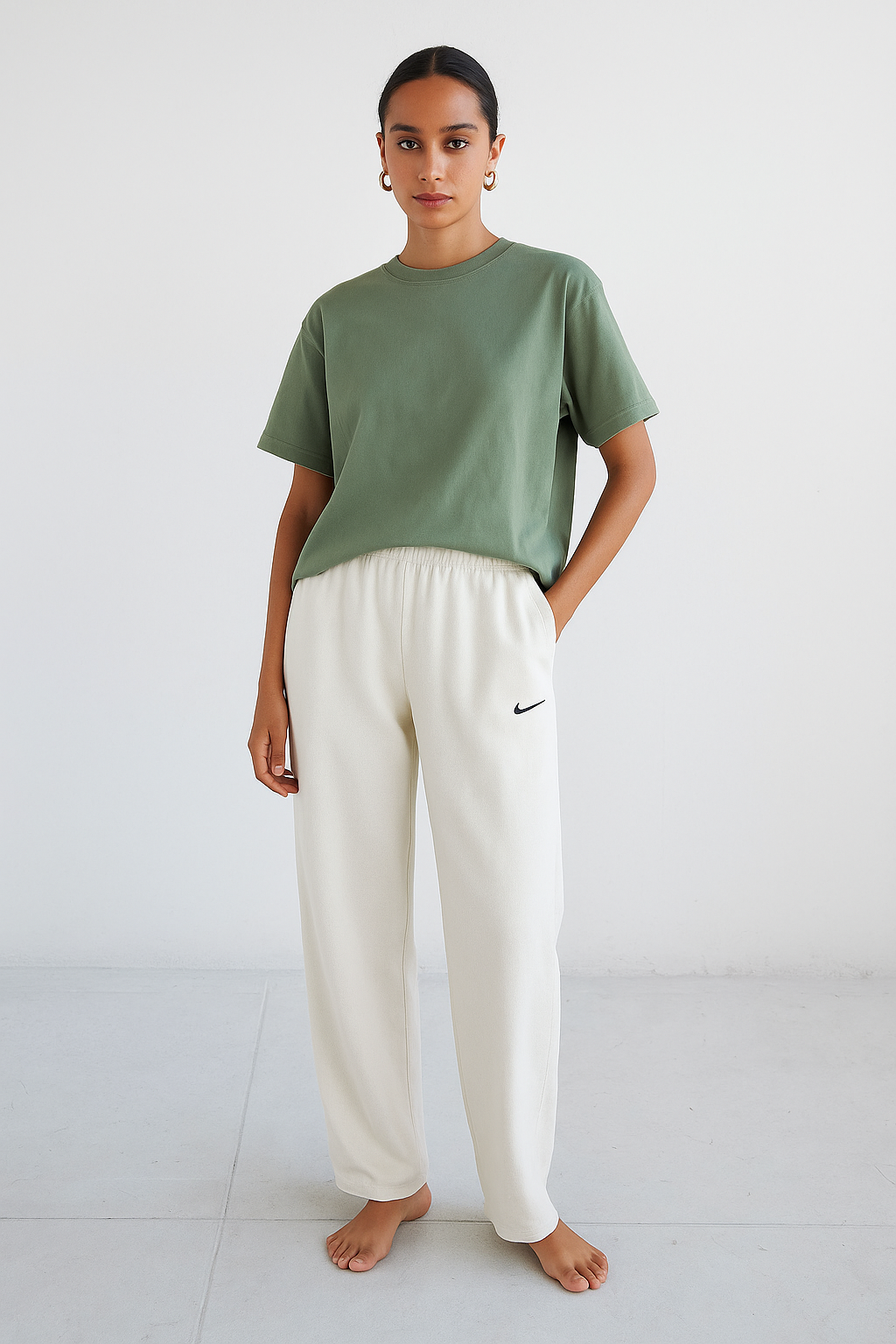 Nike Mirror Wide-Leg Sweatpants – off white – Women