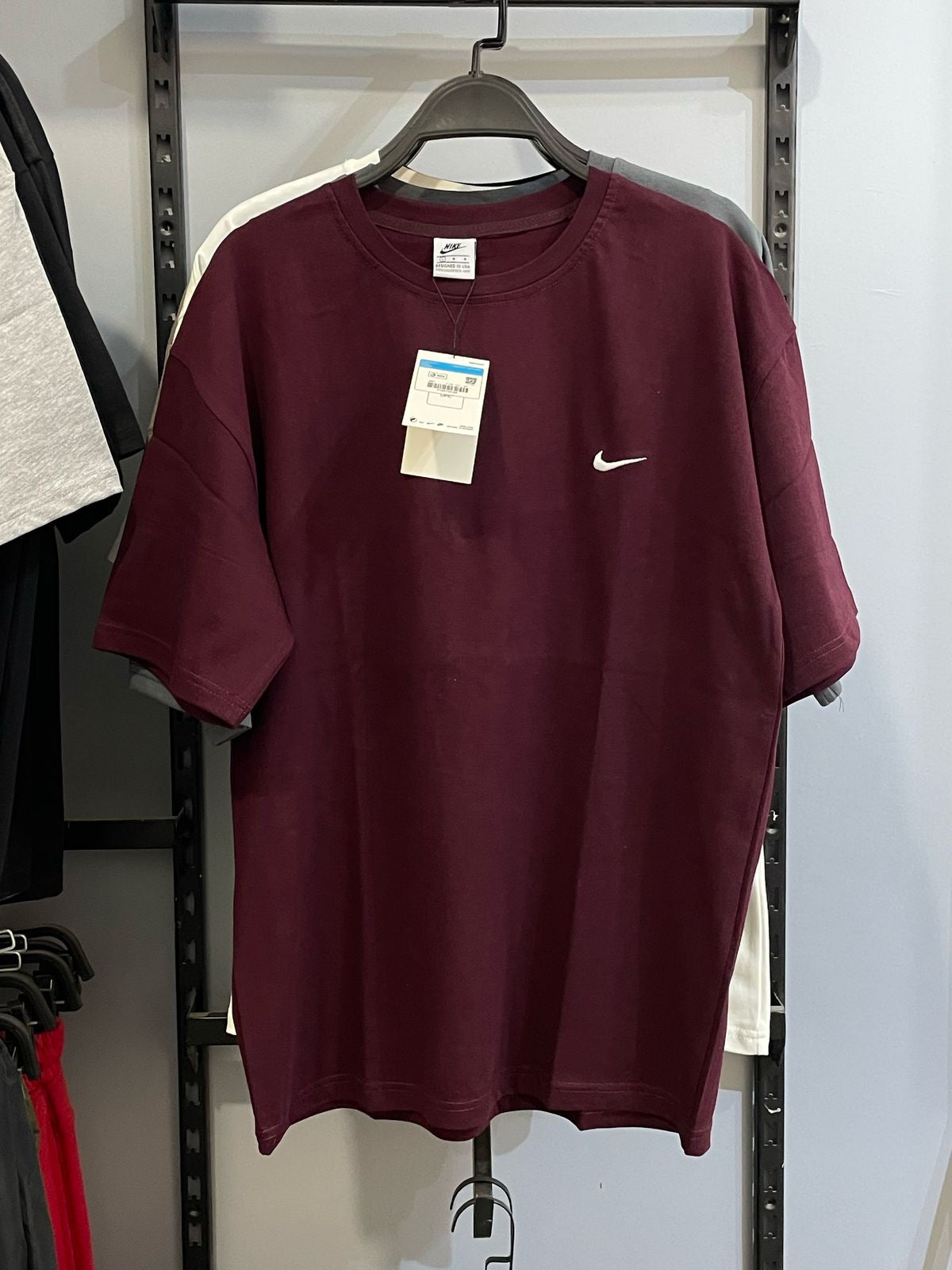 Nike Oversized Mirror T-Shirt – Burgundy