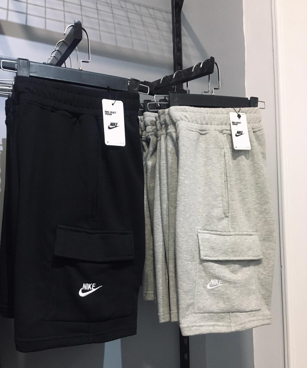 Nike Mirror Cargo Shorts – Regular Fit – Black
